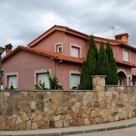 Villa Las Palmeras Аренас де Сан Педро Екстериор снимка