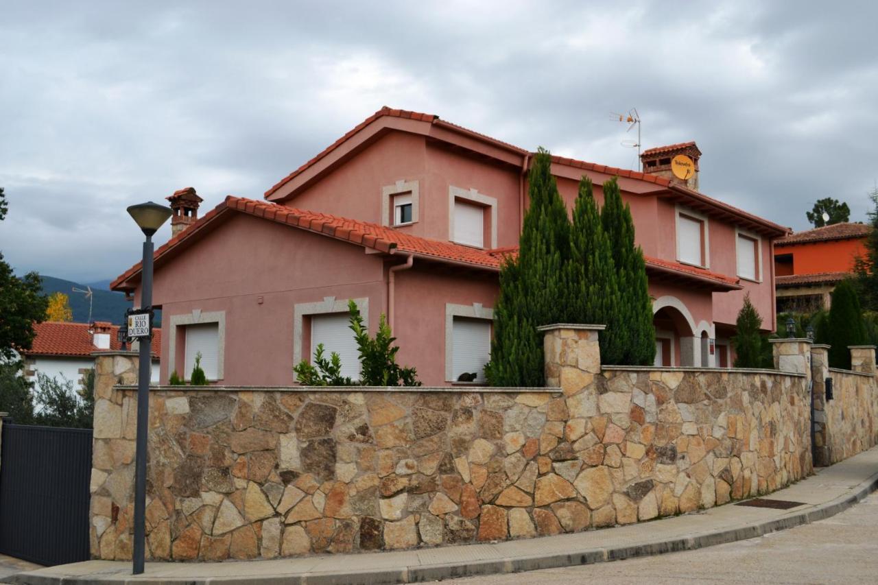 Villa Las Palmeras Аренас де Сан Педро Екстериор снимка